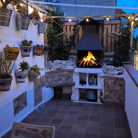 Aparthotel Atico, Terraza Y Barbacoa