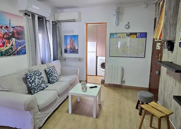 公寓 Attic, Walk To Park Gueell, Sagrada Familia, Metro Nearby 巴塞罗那
