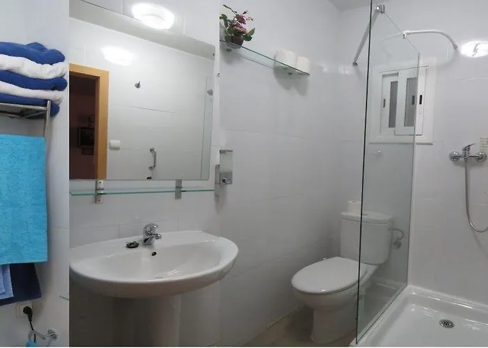 Attic, Walk To Park Gueell, Sagrada Familia, Metro Nearby