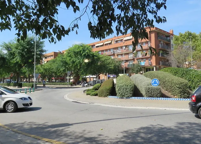 Attic, Walk To Park Gueell, Sagrada Familia, Metro Nearby 公寓